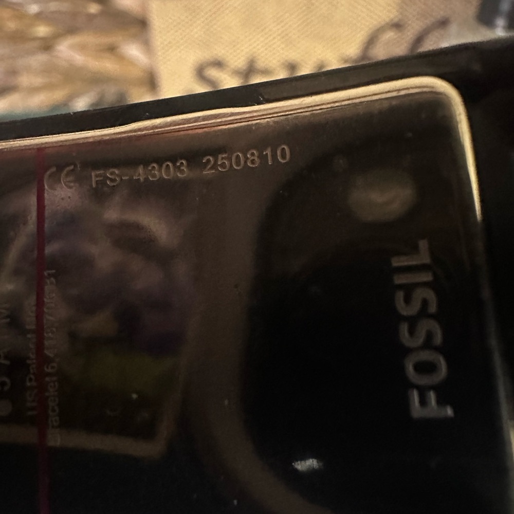 Fossil Black Rectangular Timepiece - image 3